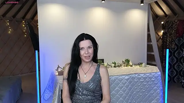 LinaJoy online show from June 3, 9:31 pm