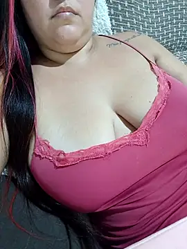 Paolaa hoot online show from April 29, 5:10 am