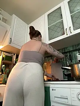 MayaMystic online show from April 11, 10:08 am