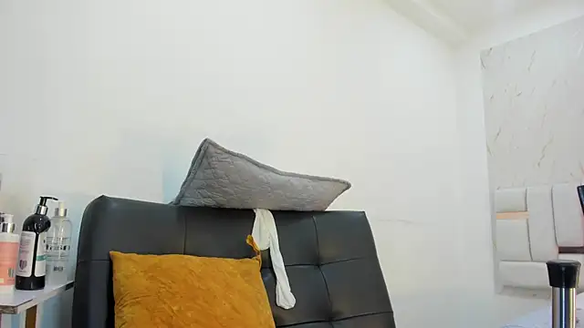 celeste smmith  online show from March 17, 3:32 am