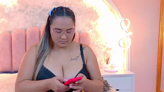 MiaLaurents online show from March 13, 3:30 am