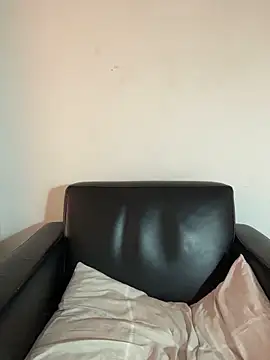 Ninabrunette18 online show from April 15, 1:33 pm