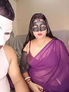 Hot muskaan online show from July 15, 7:18 pm