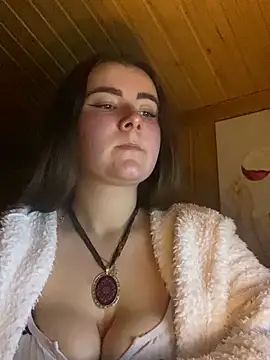 mewKate online show from April 15, 6:19 pm