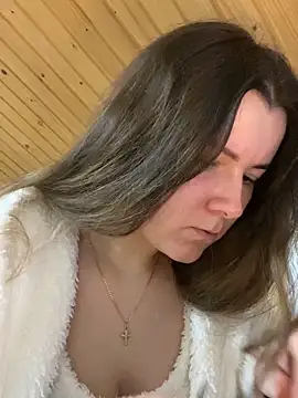 mewKate online show from March 29, 6:18 pm