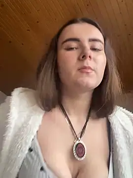 mewKate online show from April 16, 3:01 pm