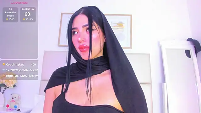 taylorsmiiith  online show from April 18, 7:58 pm