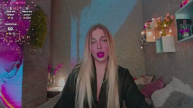 Mika Rayy online show from February 27, 8:30 pm