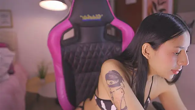 Hade collinss online show from November 18, 7:04 pm