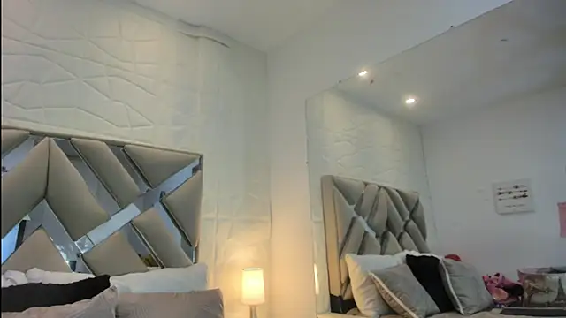 raquell moore online show from March 10, 12:20 pm