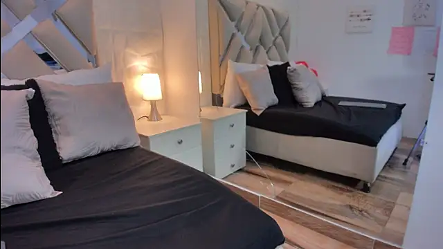 raquell moore online show from March 21, 2:55 pm