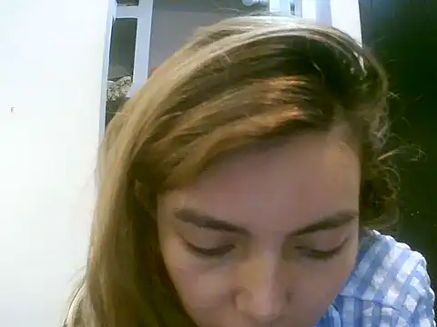 VittoriaTaylor online show from February 19, 6:40 pm