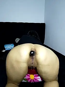 Karenfunny online show from May 17, 2:22 am