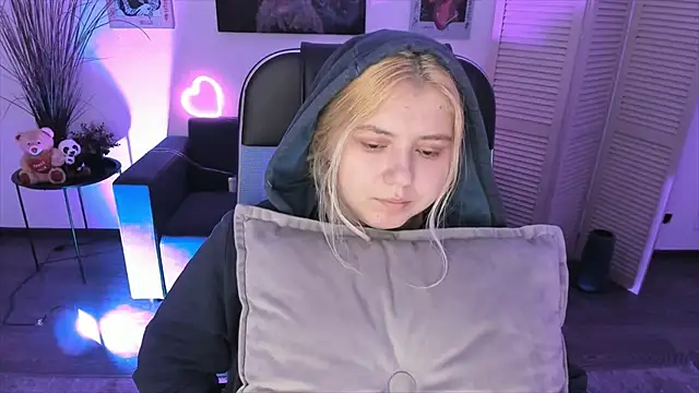 DiaAngell online show from November 23, 9:49 pm