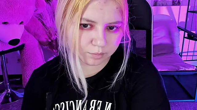 DiaAngell online show from November 25, 10:10 pm