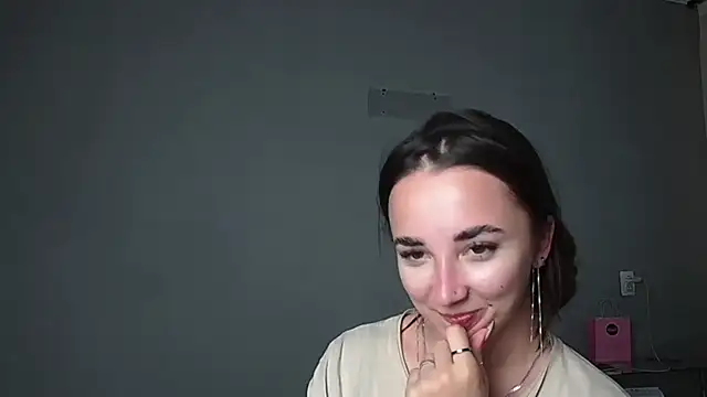 Eva Gloryy online show from June 19, 3:37 pm