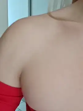 SweetyNinaOff1 online show from March 7, 8:43 am