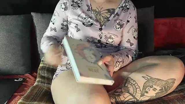 bunnyfox420 online show from March 2, 11:10 pm