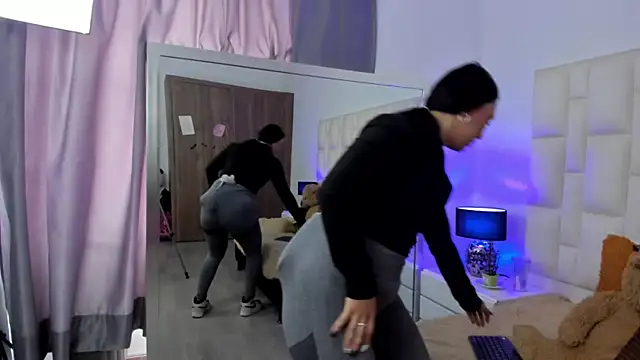 Ariana rouse online show from March 25, 9:28 pm