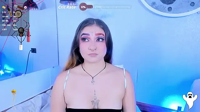 Shanntal  online show from October 31, 8:24 pm