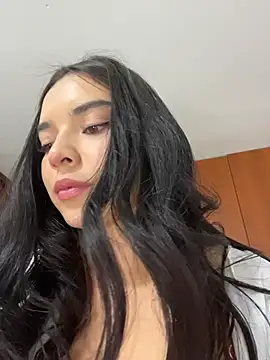 eileensophi online show from March 24, 4:40 am