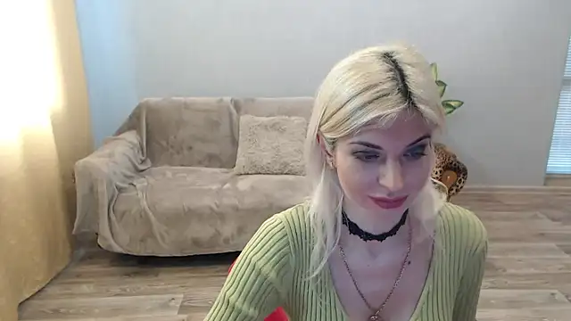 SexyBeatriice online show from April 9, 6:30 am