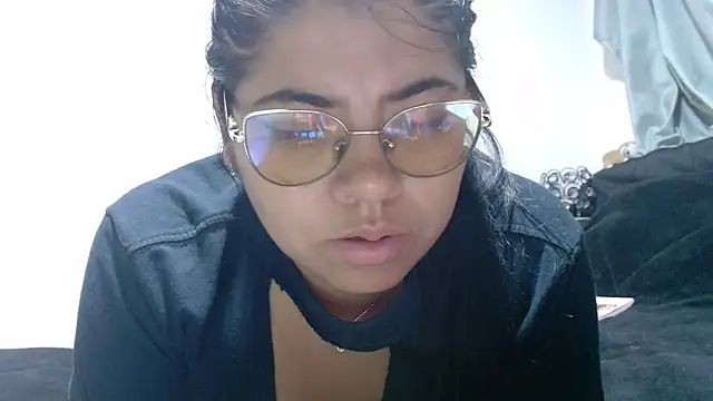 viccky vick online show from April 17, 2:02 am