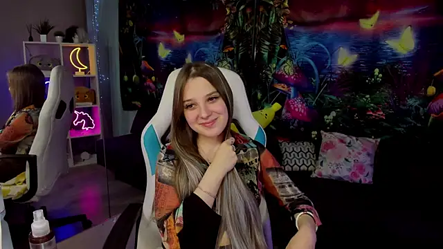 kaisajenner online show from June 5, 11:22 pm