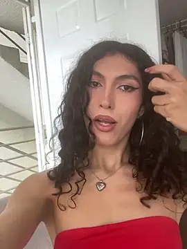 allicemackenzie online show from April 17, 9:39 pm