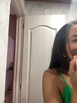 Sofiadelacruz online show from April 4, 8:18 pm