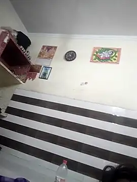 sdfuubjkn online show from March 28, 5:12 pm