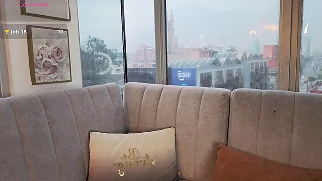 Daphne chers online show from March 9, 8:01 pm