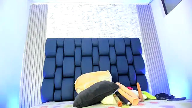 Ashlyaurora online show from September 23, 4:21 am