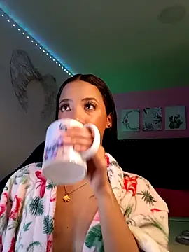 SallyWhitee online show from March 8, 5:00 am