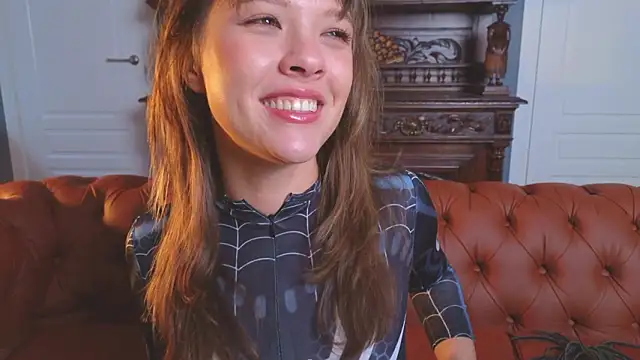 DemiDee online show from January 15, 8:31 am