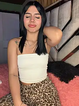 Laura-Khalifa online show from February 5, 7:33 am