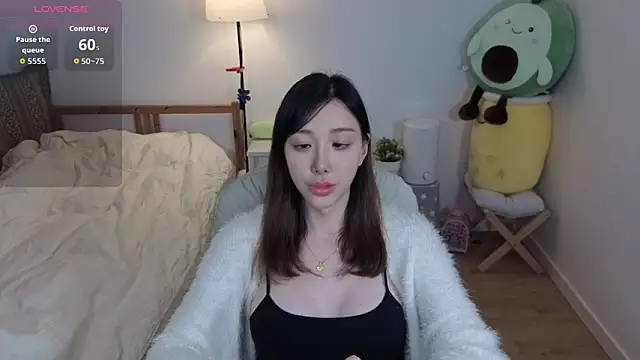 joycemilka online show from March 29, 12:37 pm