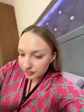 KateLibby online show from June 26, 7:31 am