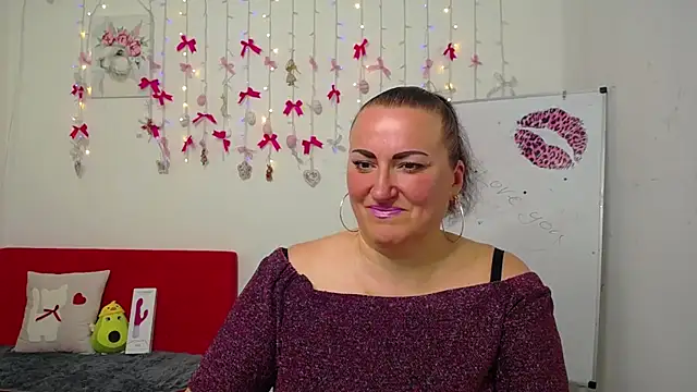 DianaMGG online show from April 7, 5:31 am