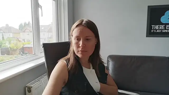 eatmypie69 online show from June 5, 9:15 am