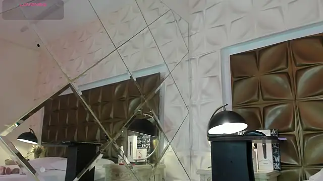 AnahisBennett online show from February 25, 4:44 am