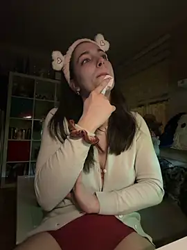 sexymelli18 online show from April 8, 6:54 pm