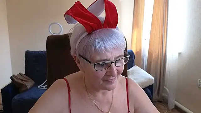 Sandra Snowflake online show from April 23, 12:01 pm