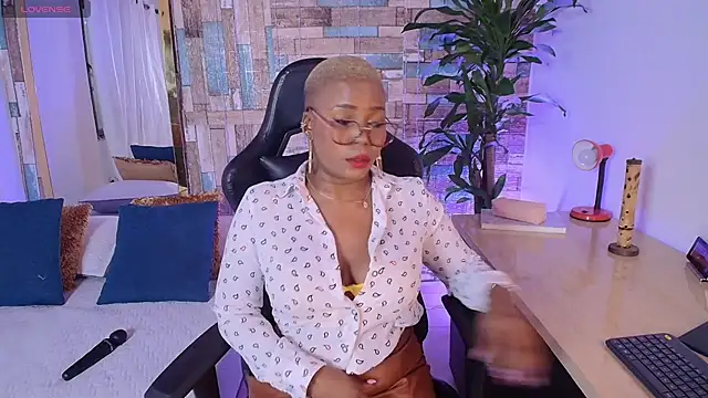 DashaSousaa online show from March 3, 12:55 pm