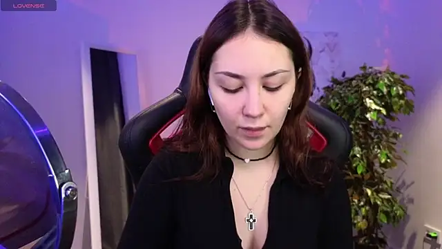 AshleySkott  online show from December 18, 8:41 am