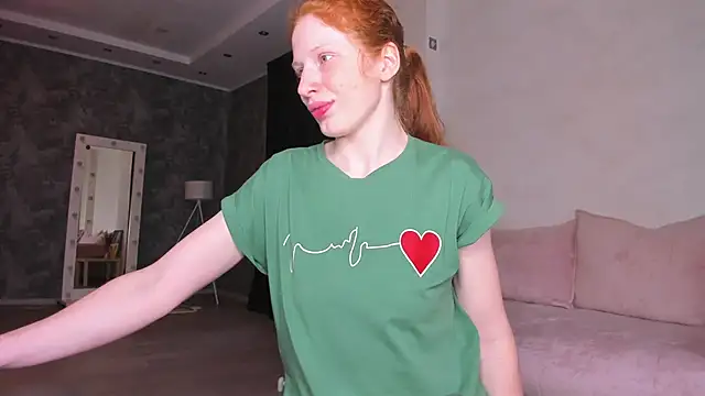 Sandra Wi1son online show from April 13, 1:29 am