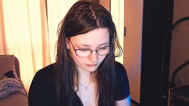 milliedoll online show from April 14, 4:12 am