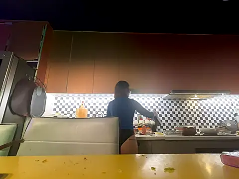 sluttyazncouple online show from December 14, 8:14 pm