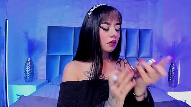 Selene bennet online show from April 17, 3:30 am