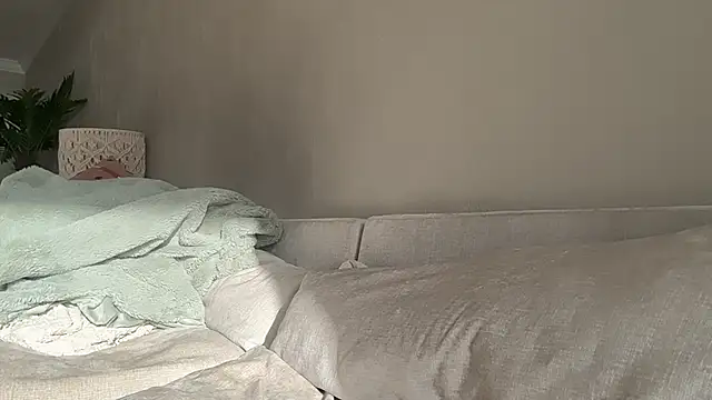 usedingoodcondition online show from March 13, 10:00 pm